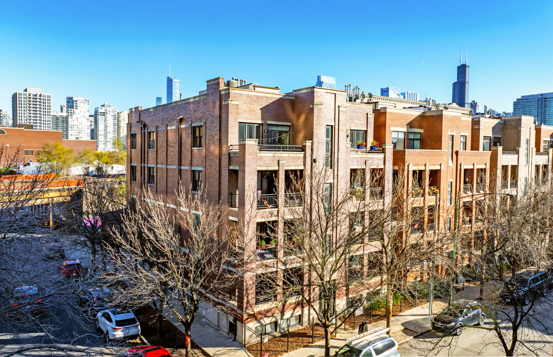 693 N Peoria